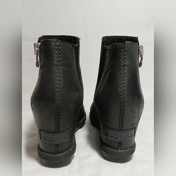 Sorel Joan of Arctic Chelsea Zipper Ankle Wedge Boot Black Leather Size 6.5 - Picture 3 of 6